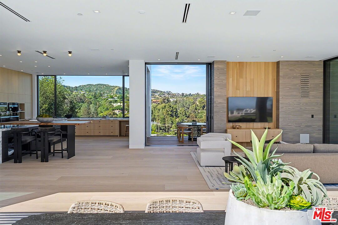1830 Mango Way, Los Angeles, CA 90049, photo 17