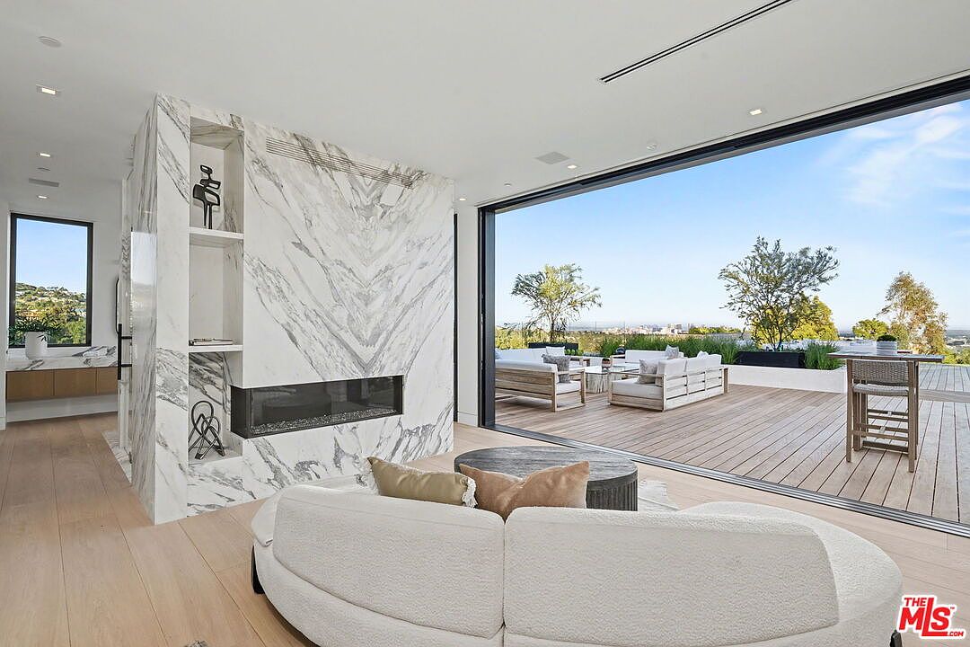1830 Mango Way, Los Angeles, CA 90049, photo 29