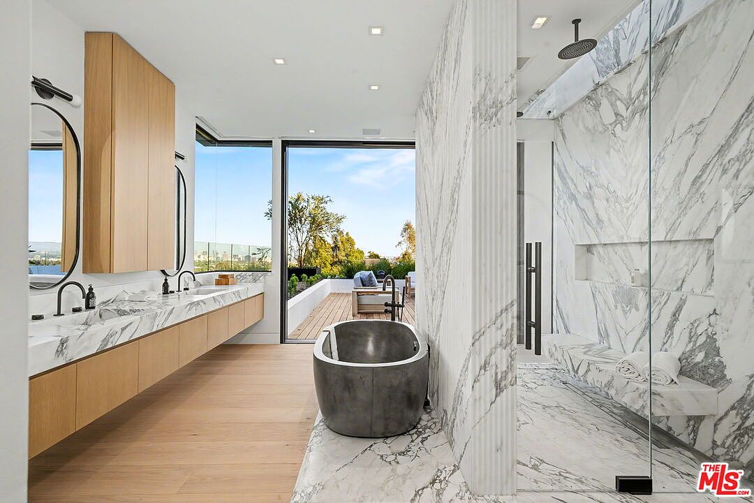 1830 Mango Way, Los Angeles, CA 90049, photo 31