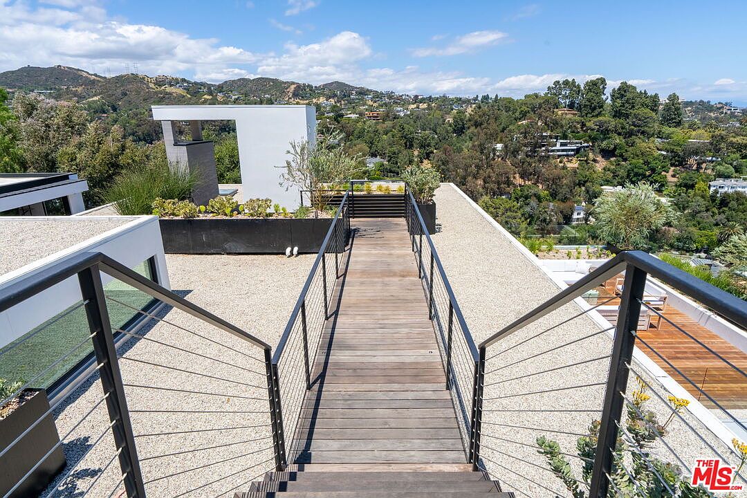 1830 Mango Way, Los Angeles, CA 90049, photo 43