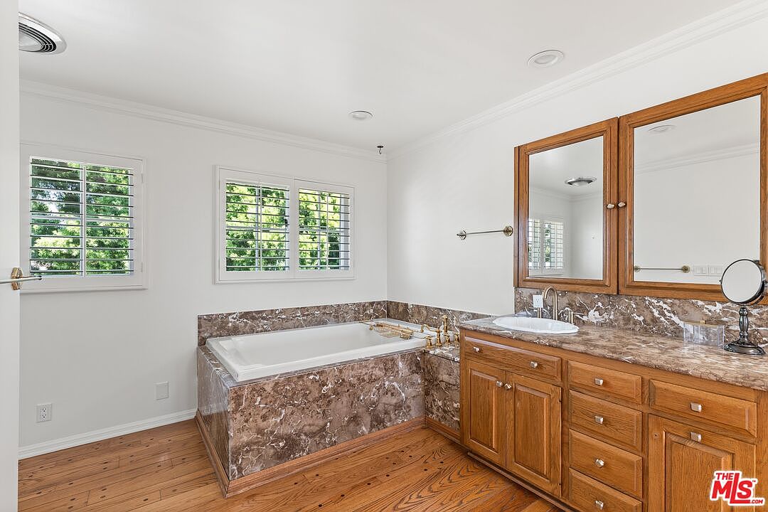 2317 Kimridge Rd, Beverly Hills, CA 90210, photo 11