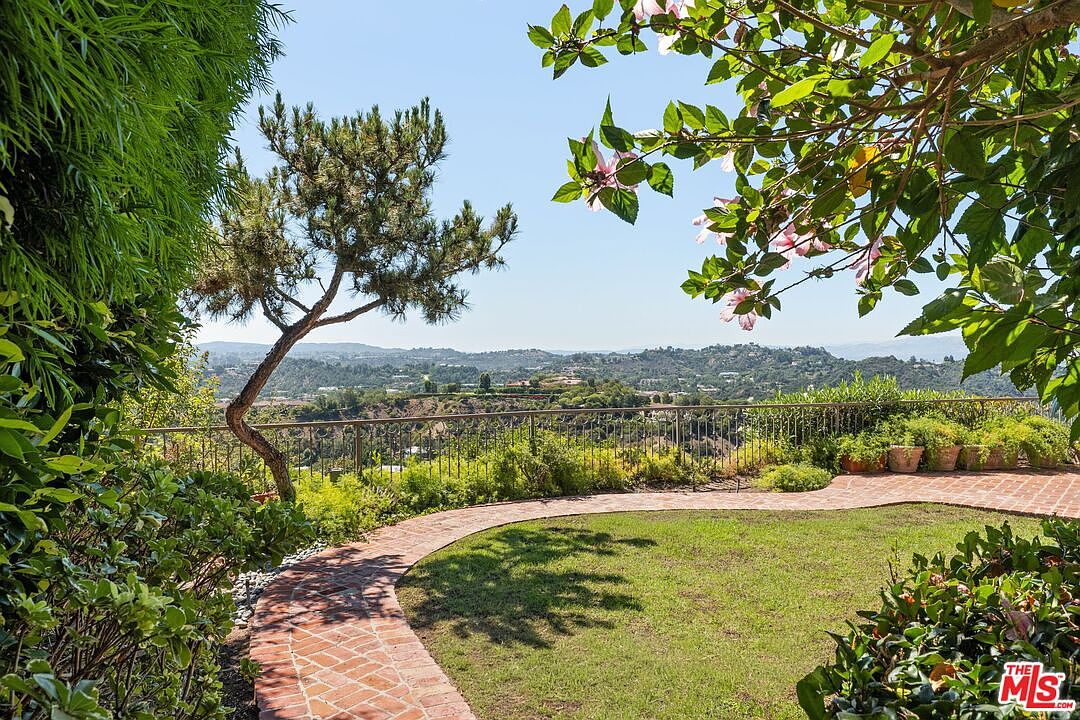 2317 Kimridge Rd, Beverly Hills, CA 90210, photo 39