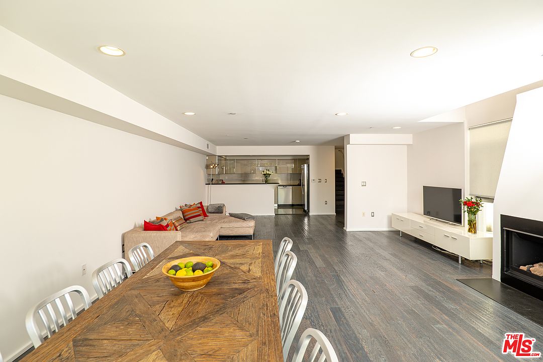 8703 W West Knoll Dr, West Hollywood, CA 90069, photo 4
