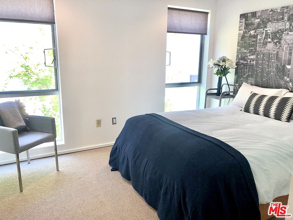 8703 W West Knoll Dr, West Hollywood, CA 90069, photo 12