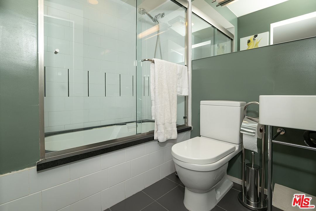 8703 W West Knoll Dr, West Hollywood, CA 90069, photo 13