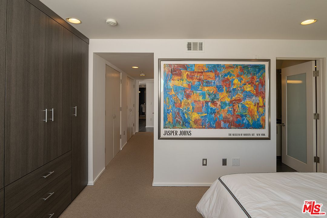 8703 W West Knoll Dr, West Hollywood, CA 90069, photo 16