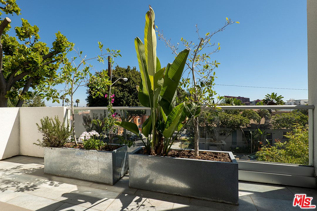 8703 W West Knoll Dr, West Hollywood, CA 90069, photo 19