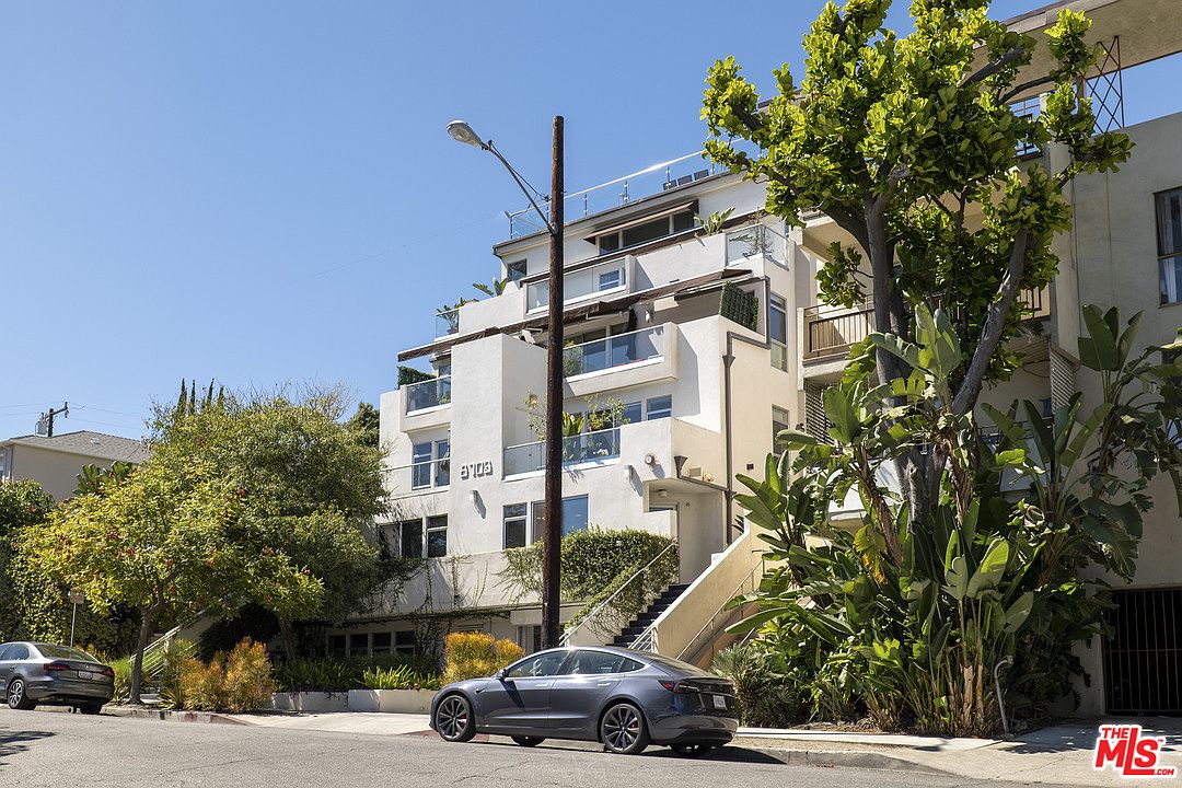 8703 W West Knoll Dr, West Hollywood, CA 90069, photo 21