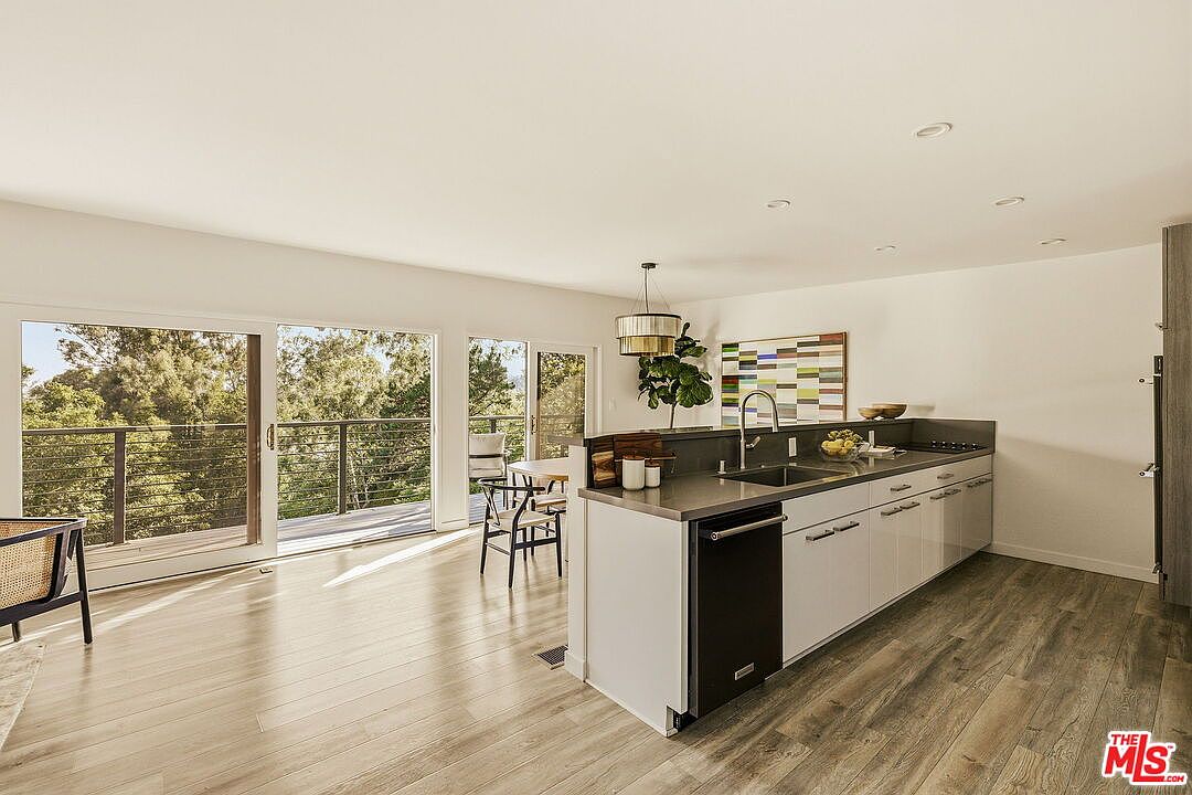 2753 La Cuesta Dr, Los Angeles, CA 90046, photo 9