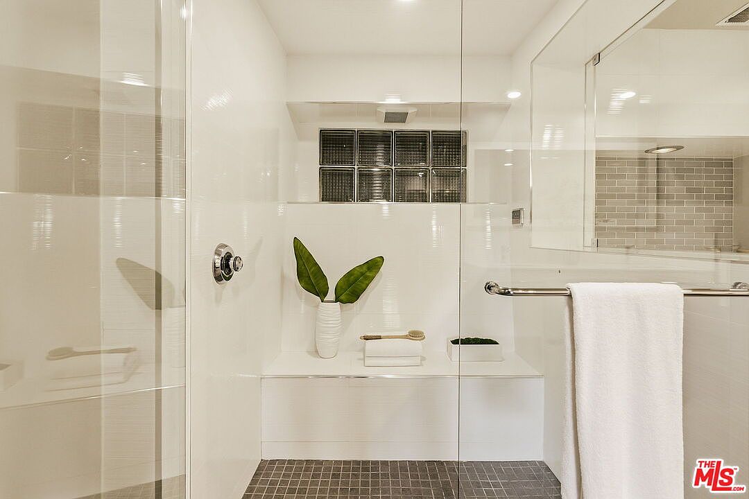 2753 La Cuesta Dr, Los Angeles, CA 90046, photo 23