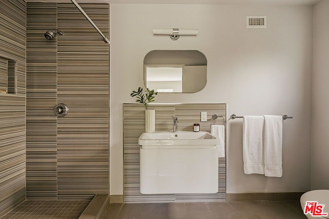 2753 La Cuesta Dr, Los Angeles, CA 90046, photo 26