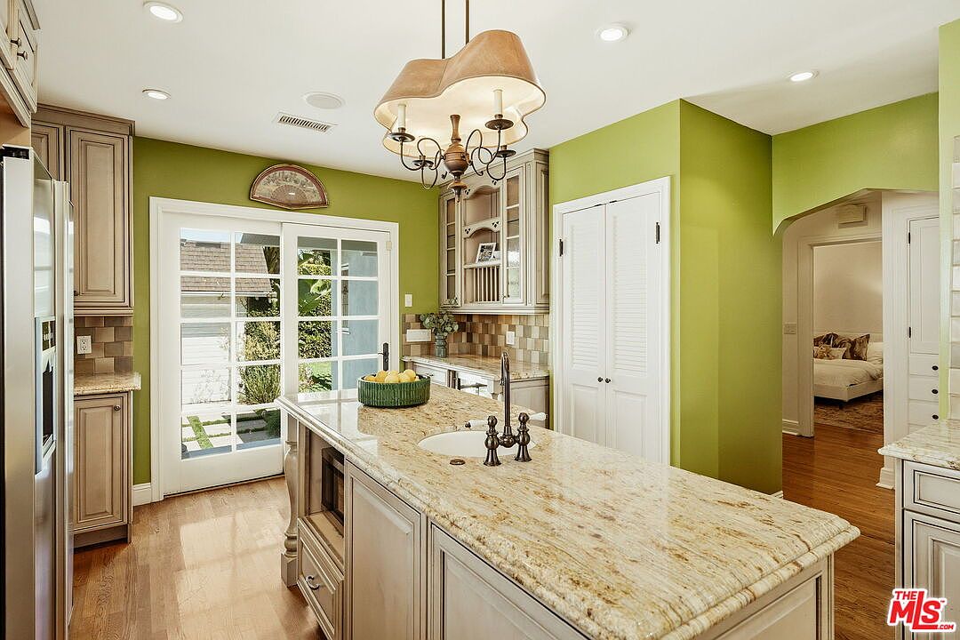 1174 Masselin Ave, Los Angeles, CA 90019, photo 20