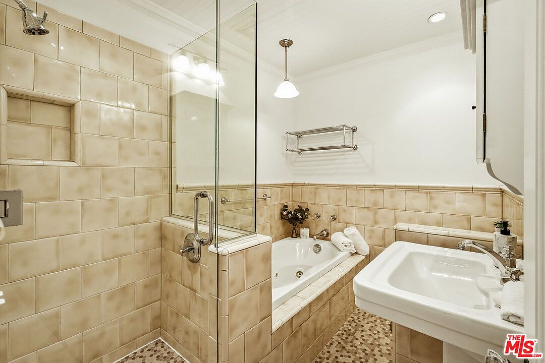 1174 Masselin Ave, Los Angeles, CA 90019, photo 30