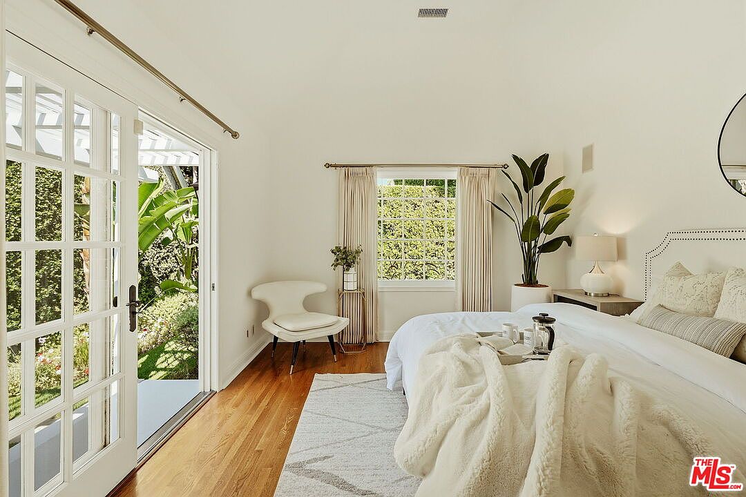 1174 Masselin Ave, Los Angeles, CA 90019, photo 40